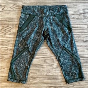 Lululemon Athletics Cropped Leggings Green Size 8